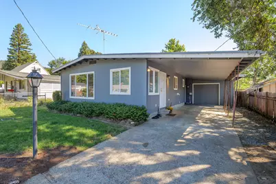 909 NE 11th Street, Grants Pass, OR 97526 - Photo 1