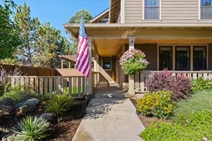 325 N Cowboy St, Sisters, OR 97759 - Photo 1