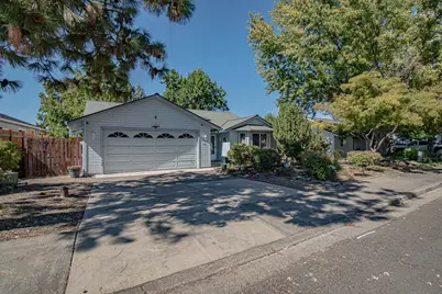 2965 Bailey Avenue, Medford, OR 97504 - Photo 1