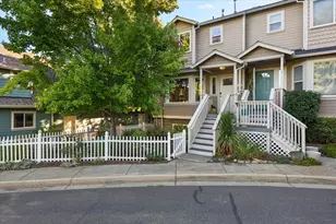 874 Blackberry Ln, Ashland, OR 97520 - Photo 1