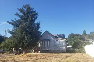 1308 NW F St, Grants Pass, OR 97526 - Photo 1