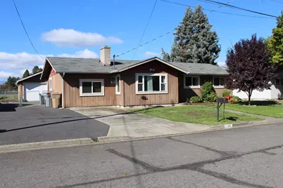 1126 SW Cottonwood Street, Grants Pass, OR 97526 - Photo 1