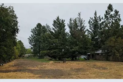 Robin Lane, Central Point, OR 97502 - Photo 1