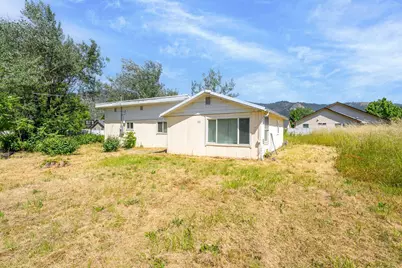 207 Henry Street, Myrtle Creek, OR 97457 - Photo 1