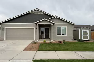 265 NW Par Ave, Madras, OR 97741 - Photo 1