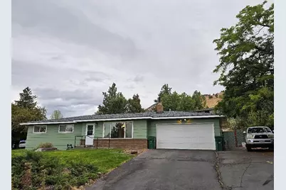 6621 Hilton Drive, Klamath Falls, OR 97603 - Photo 1