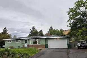 6621 Hilton Dr, Klamath Falls, OR 97603 - Photo 1