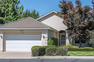604 Summerwood Dr, Medford, OR 97504 - Photo 1