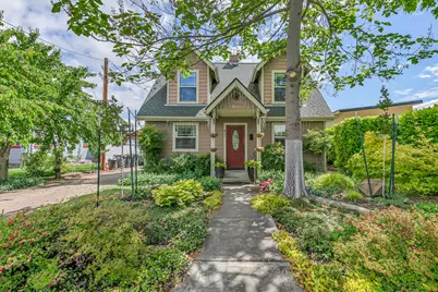 921 S Holly Street, Medford, OR 97501 - Photo 1