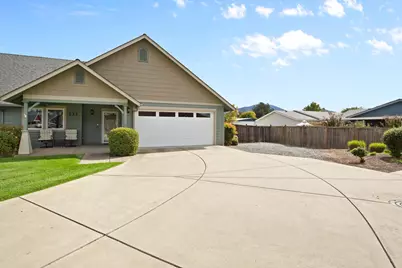 737 SW Kinsington Court, Grants Pass, OR 97526 - Photo 1