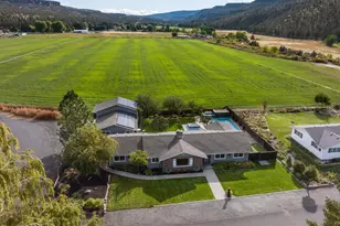 198 NE Marmot Ln, Prineville, OR 97754 - Photo 1