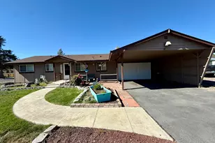 1042 Merryman Dr, Klamath Falls, OR 97603 - Photo 1