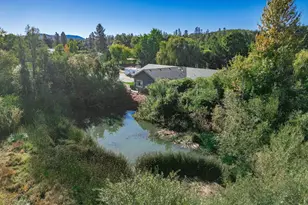 1873 Dellwood Dr, Grants Pass, OR 97526 - Photo 1