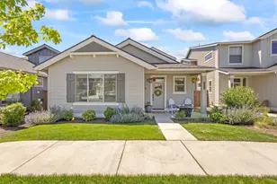 4605 SW 36th St, Redmond, OR 97756 - Photo 1