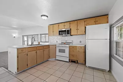 2252 Table Rock Road #SPC 91, Medford, OR 97501 - Photo 1