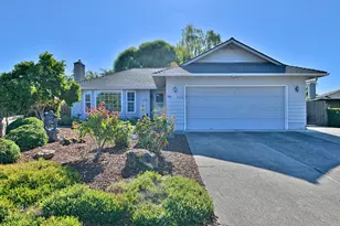 3238 Woodbriar Dr, Medford, OR 97504 - Photo 1