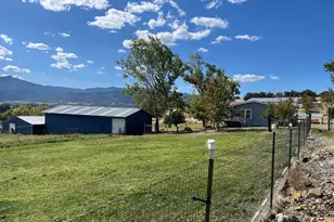 4234 Payne Rd, Medford, OR 97504 - Photo 1