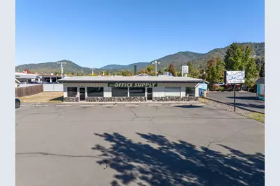 126 NE Steiger Street, Grants Pass, OR 97526 - Photo 1