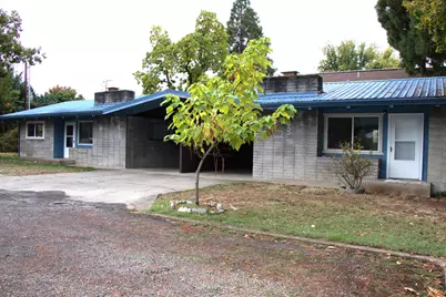 804 S Shasta Avenue, Eagle Point, OR 97524 - Photo 1