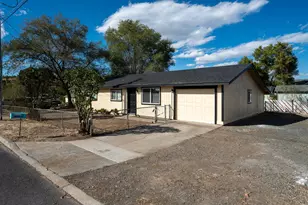 336 SW H St, Madras, OR 97741 - Photo 1