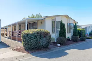 2387 Mulberry Ct, Grants Pass, OR 97527 - Photo 1