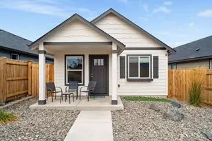 3246 NW 9th St, Redmond, OR 97756 - Photo 1