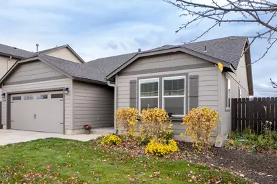 2584 NW Hemlock Way, Redmond, OR 97756 - Photo 1