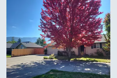 1841 Cloverlawn Drive, Grants Pass, OR 97527 - Photo 1