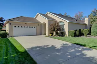 602 Summerwood Dr, Medford, OR 97504 - Photo 1