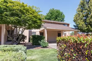 1004 SE Camelot Dr, Grants Pass, OR 97526 - Photo 1
