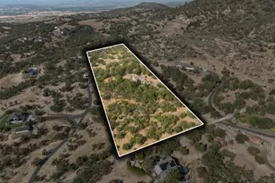 4047 N Roxy Dr, Medford, OR 97504 - Photo 1