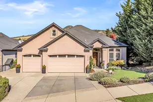 4639 Hathaway Dr, Medford, OR 97504 - Photo 1