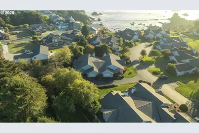 219 Schooner Bay Drive, Brookings, OR 97415 - Photo 1