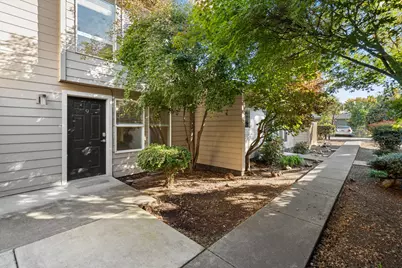 1800 Crater Lake Avenue #9, Medford, OR 97504 - Photo 1