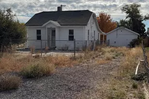 3920 Balsam Dr, Klamath Falls, OR 97601 - Photo 1