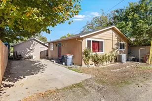 947 Murray Ave, Medford, OR 97501 - Photo 1