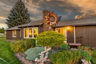 2522 NE Sunset View Ln, Prineville, OR 97754 - Photo 1