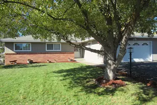 3540 Montavilla Dr, Klamath Falls, OR 97603 - Photo 1