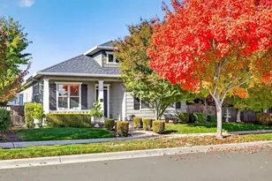 526 Stone Pointe Dr, Central Point, OR 97502 - Photo 1