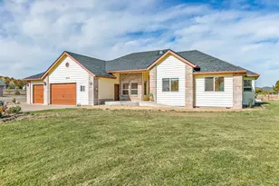 1000 Juliet Ave, White City, OR 97503 - Photo 1