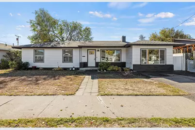 2528 Radcliffe Avenue, Klamath Falls, OR 97601 - Photo 1