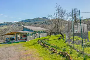 6536 Shadow Glen Dr, Eagle Point, OR 97524 - Photo 1