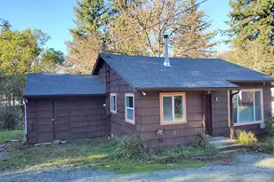 131 Hamilton Heights Ln, Glendale, OR 97442 - Photo 1