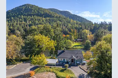 2215 SE Portola Drive, Grants Pass, OR 97526 - Photo 1