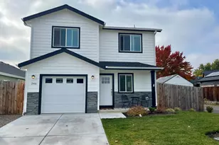 246 Reanna Way, Medford, OR 97501 - Photo 1