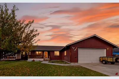 631 NE Mariposa Avenue, Prineville, OR 97754 - Photo 1