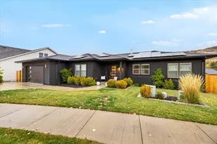 4765 Hathaway Dr, Medford, OR 97504 - Photo 1