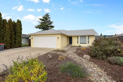 908 Blossom Court, Medford, OR 97501 - Photo 1