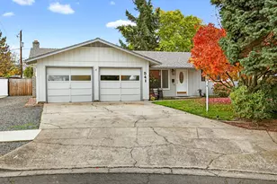 541 Barry Cir, Medford, OR 97501 - Photo 1