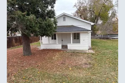 310 Iowa Street, Klamath Falls, OR 97601 - Photo 1